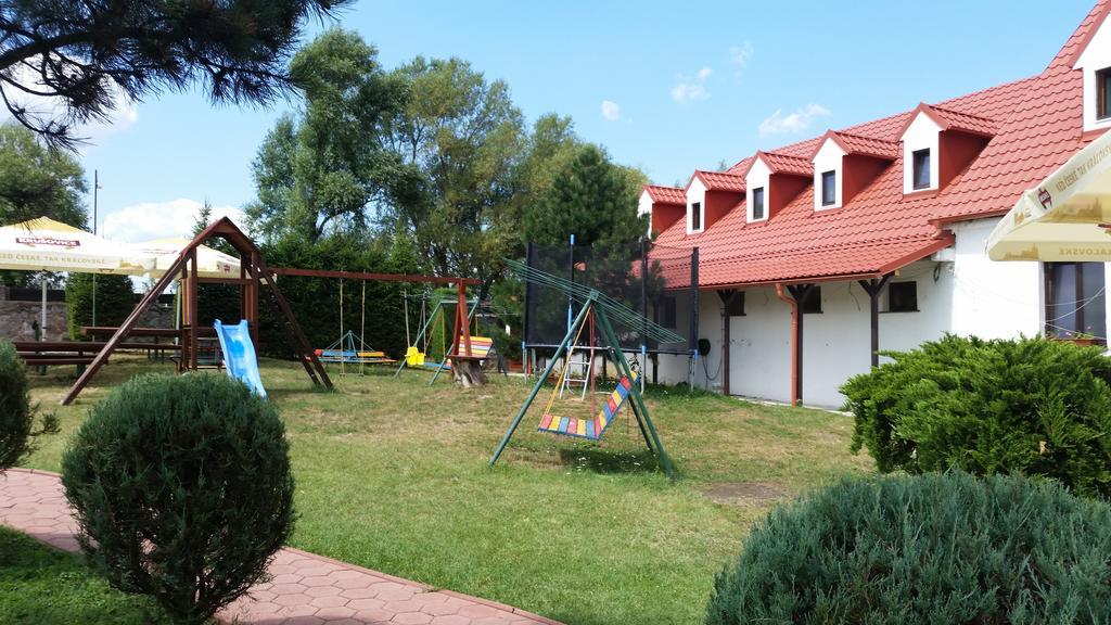 Hotel Carpatia Bratislava Ngoại thất bức ảnh