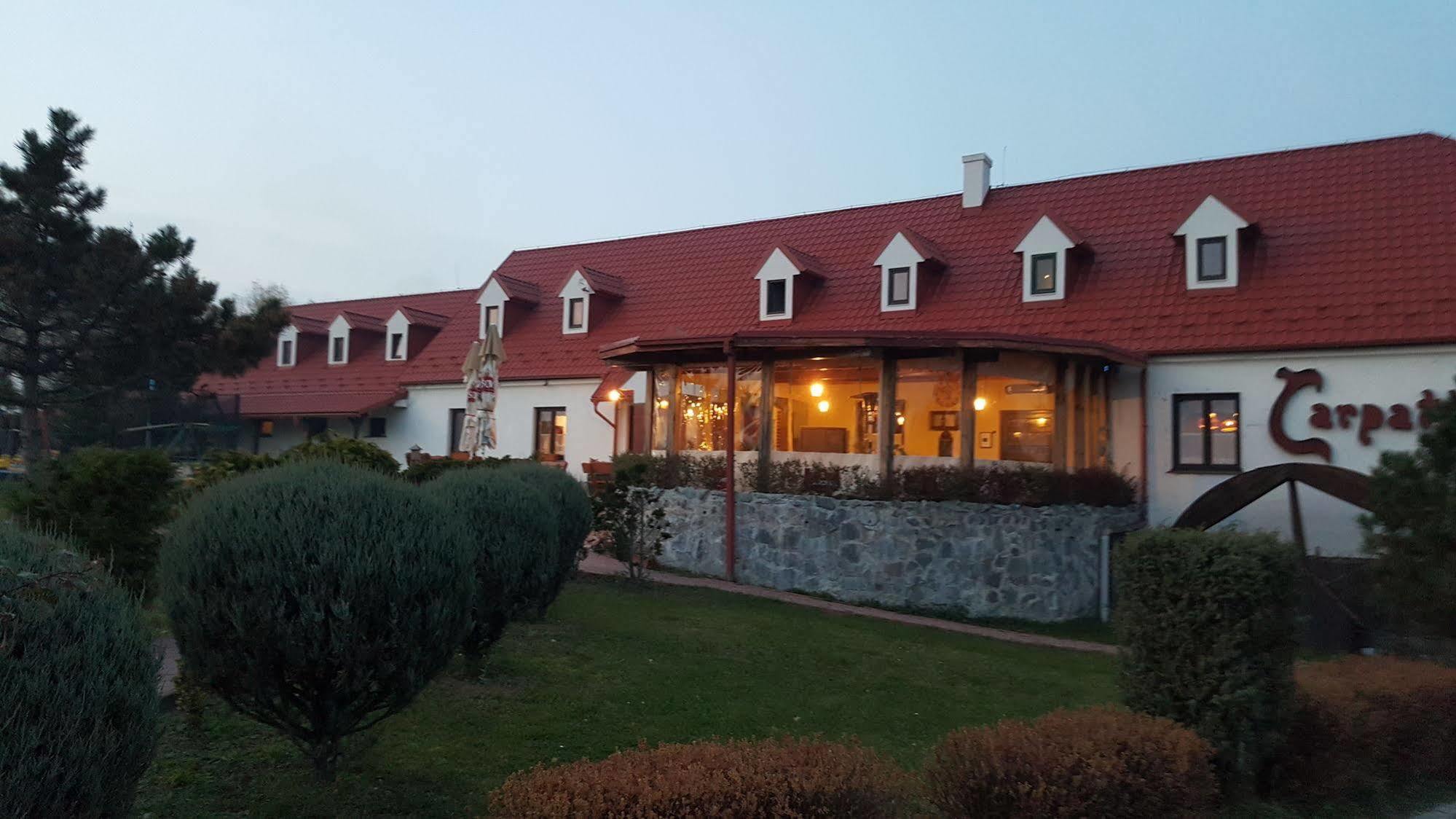 Hotel Carpatia Bratislava Ngoại thất bức ảnh